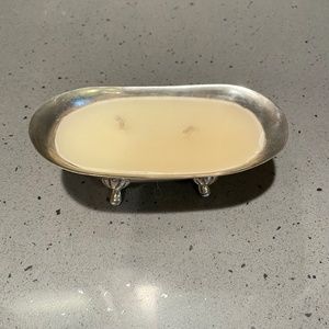 Metal claw foot bathtub candle